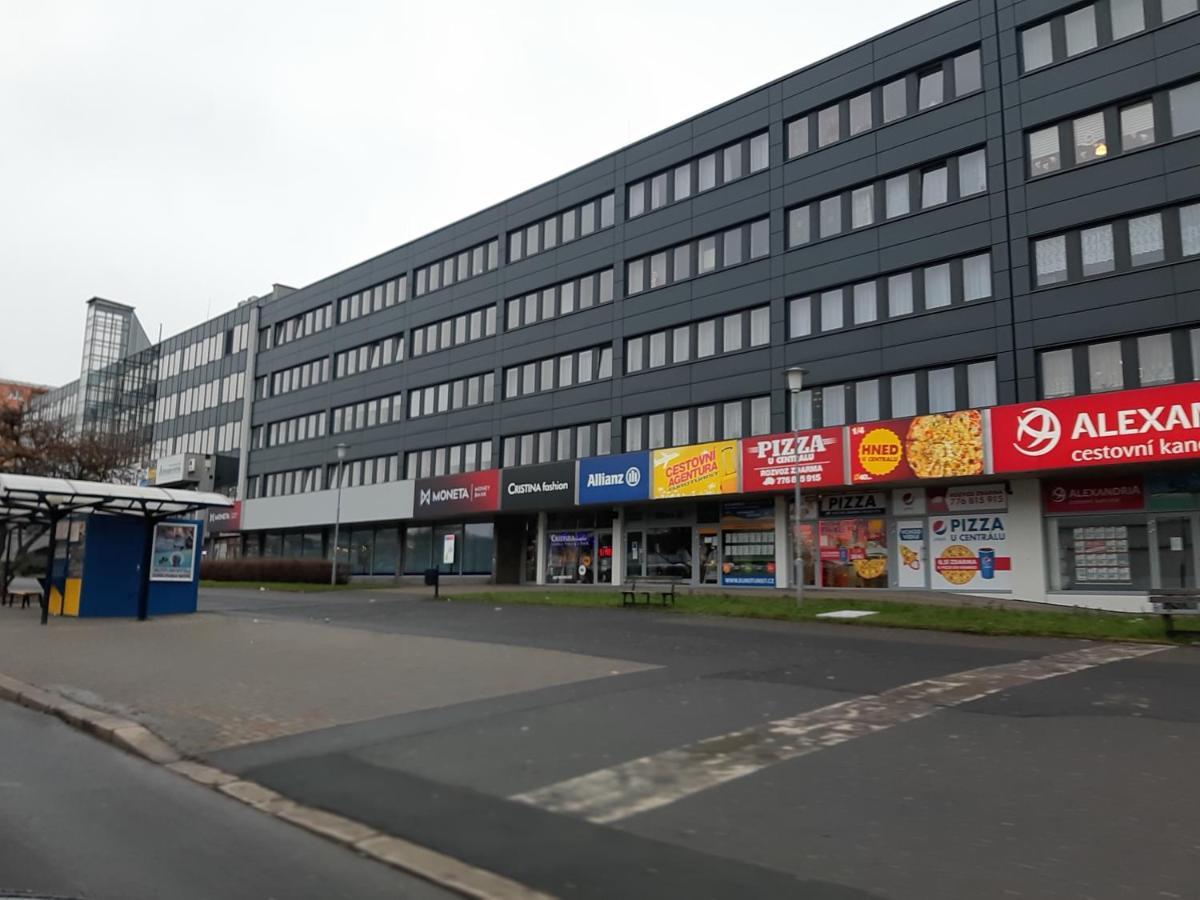 Prague Apartment In Most Near Golf Club, Aqua-Hipo-Autodrom In Most Exteriör bild